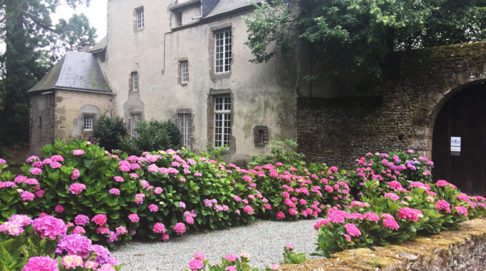 Hunt For Le Petite Chateau In France
